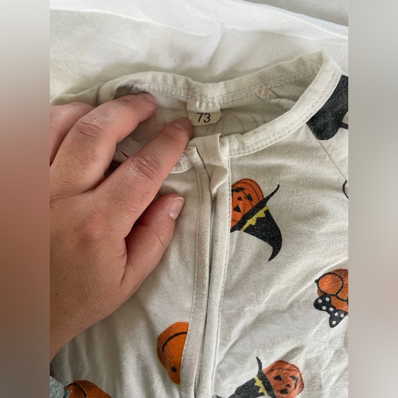 Set of baby girls Halloween clothes size 6-12 months - Picture 7 of 7